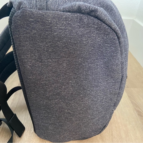 Lululemon Define Heathered Gray Backpack - Picture 7 of 7